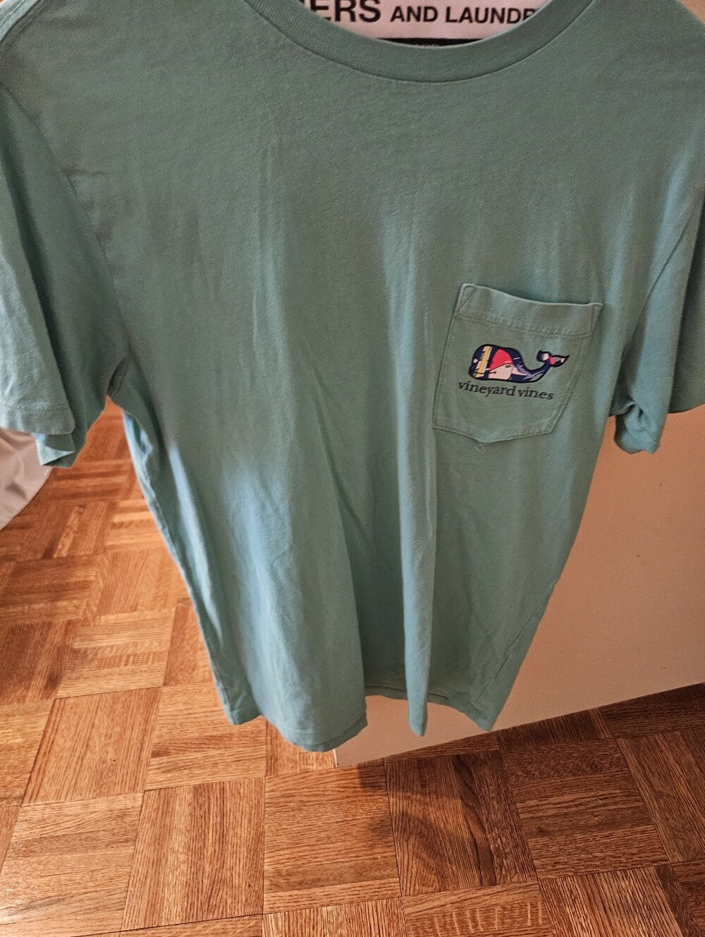 Vineyard Vines Men’s Pocket Tee in Seafoam Green with Logo Whale